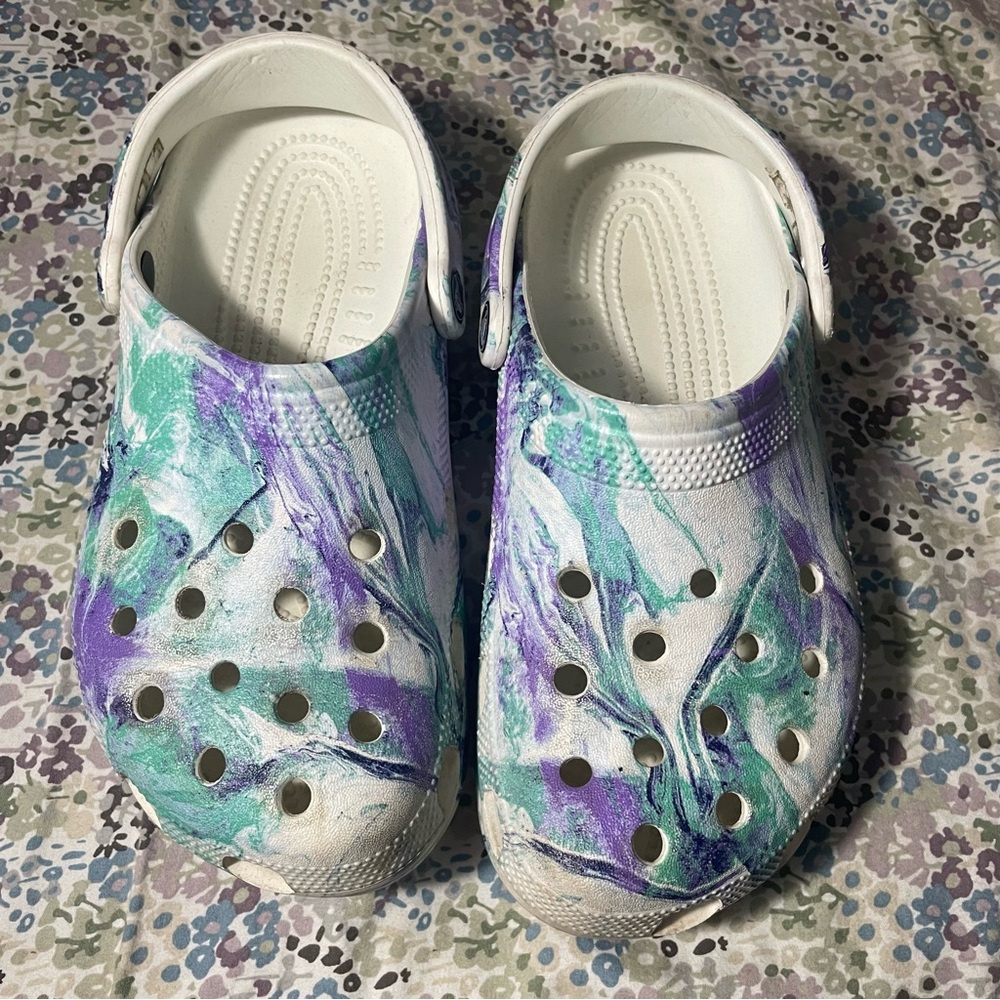 Crocs Tie dye clogs